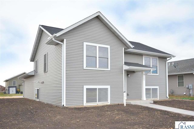 2105 Lunden Street, St. Peter, MN 56082