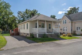 40 Glen Ave, Brockton, MA 02301
