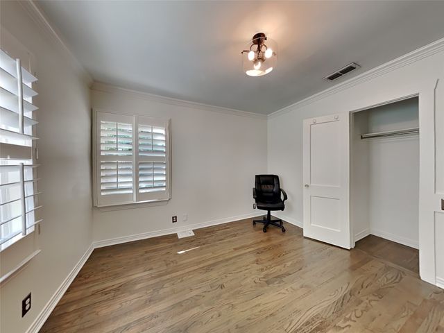 8902 Redondo Drive, Dallas, TX 75218