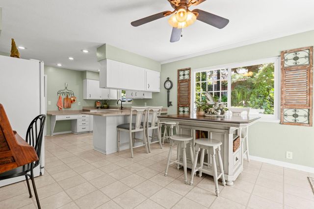2812 Crystal Springs Rd, Camino, CA 95709