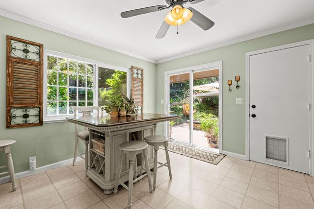 2812 Crystal Springs Rd, Camino, CA 95709