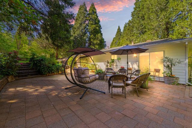 2812 Crystal Springs Rd, Camino, CA 95709