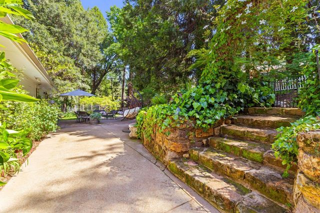 2812 Crystal Springs Rd, Camino, CA 95709