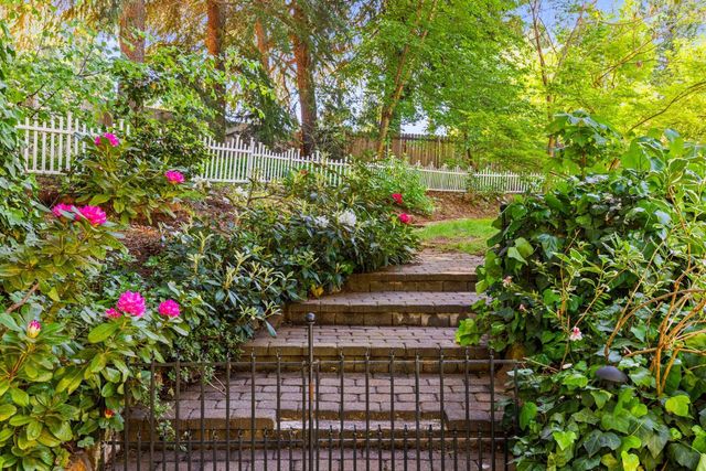2812 Crystal Springs Rd, Camino, CA 95709
