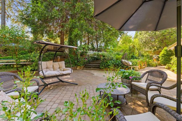 2812 Crystal Springs Rd, Camino, CA 95709