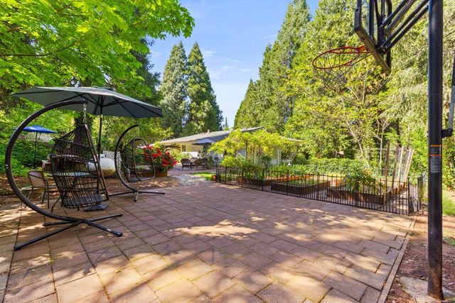 2812 Crystal Springs Rd, Camino, CA 95709