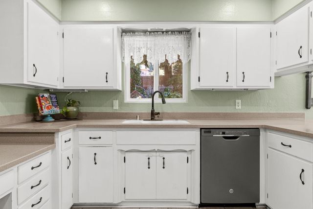 2812 Crystal Springs Rd, Camino, CA 95709