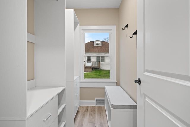 1505 Conant STREET, Lake Geneva, WI 53147