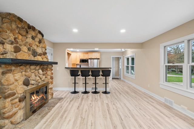1505 Conant STREET, Lake Geneva, WI 53147