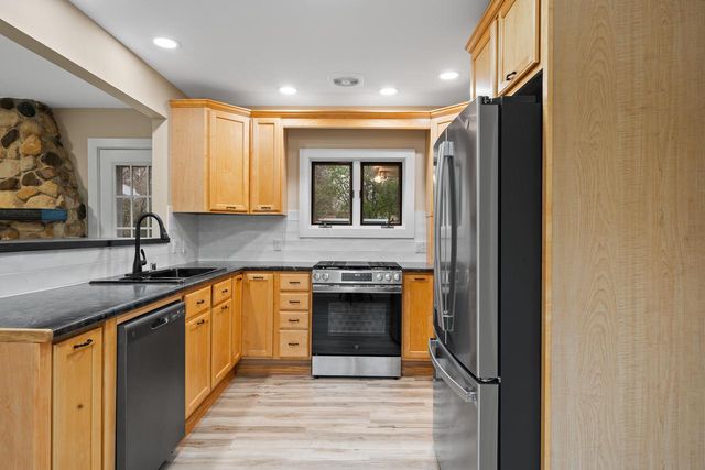 1505 Conant STREET, Lake Geneva, WI 53147