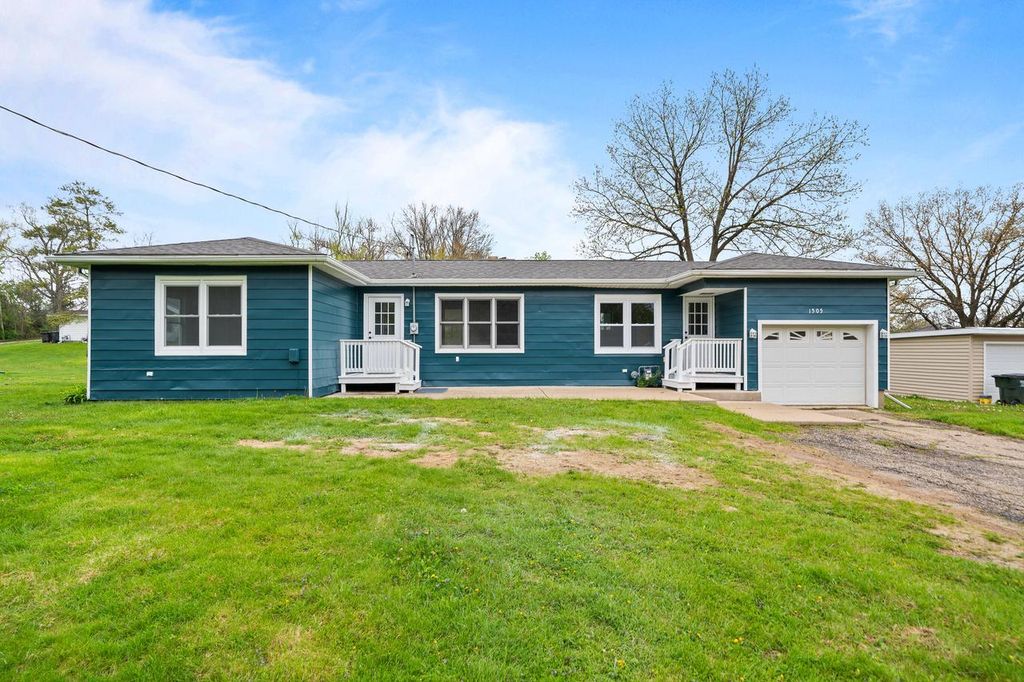 1505 Conant STREET, Lake Geneva, WI 53147