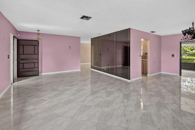 999 NW 23RD Lane, Delray Beach, FL 33445