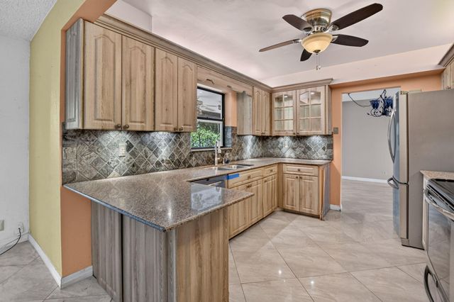999 NW 23RD Lane, Delray Beach, FL 33445