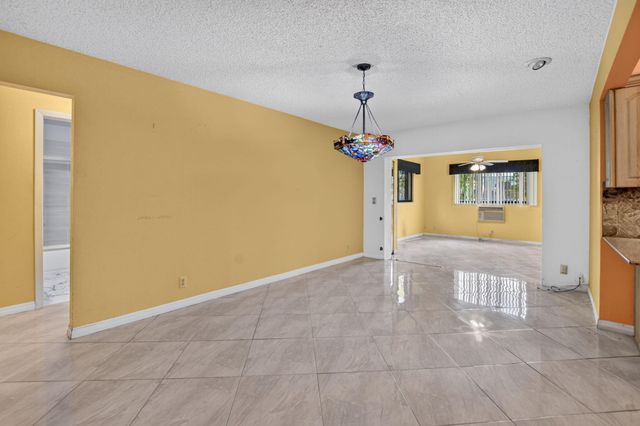 999 NW 23RD Lane, Delray Beach, FL 33445