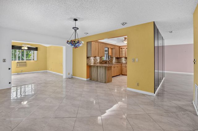 999 NW 23RD Lane, Delray Beach, FL 33445
