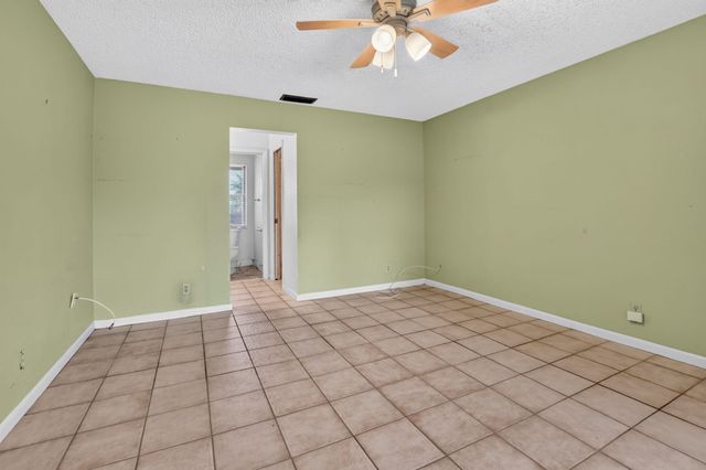 999 NW 23RD Lane, Delray Beach, FL 33445