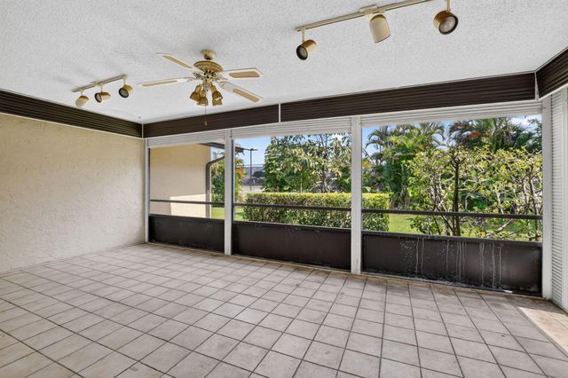 999 NW 23RD Lane, Delray Beach, FL 33445