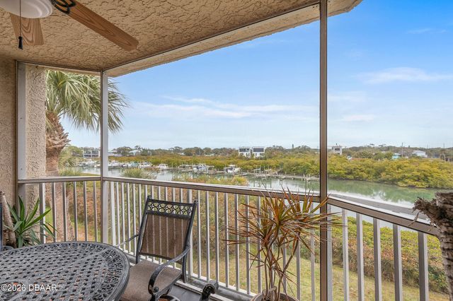426 Bouchelle Dr Apt 301, New Smyrna Beach, FL 32169