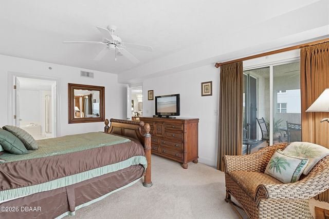 426 Bouchelle Dr Apt 301, New Smyrna Beach, FL 32169