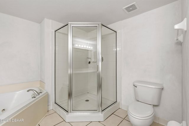 426 Bouchelle Dr Apt 301, New Smyrna Beach, FL 32169