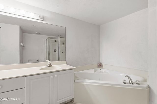 426 Bouchelle Dr Apt 301, New Smyrna Beach, FL 32169