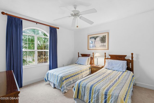 426 Bouchelle Dr Apt 301, New Smyrna Beach, FL 32169