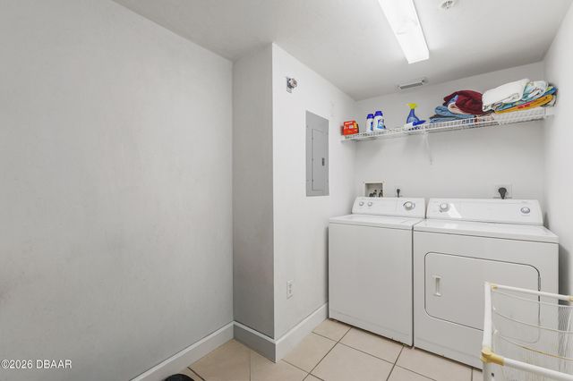 426 Bouchelle Dr Apt 301, New Smyrna Beach, FL 32169