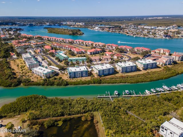 426 Bouchelle Dr Apt 301, New Smyrna Beach, FL 32169