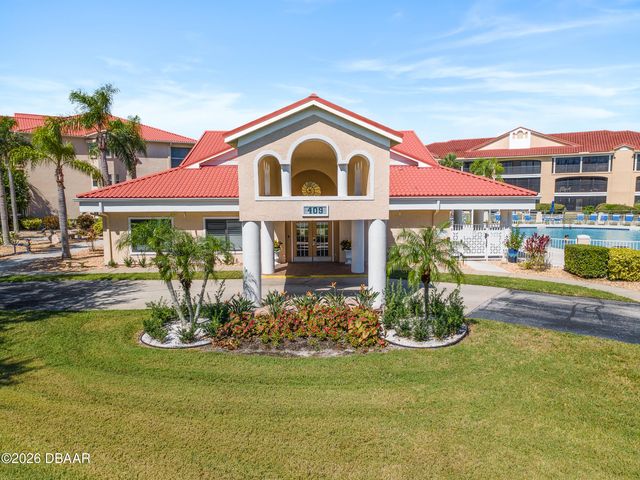 426 Bouchelle Dr Apt 301, New Smyrna Beach, FL 32169