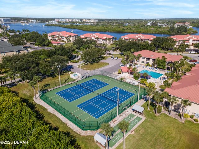 426 Bouchelle Dr Apt 301, New Smyrna Beach, FL 32169