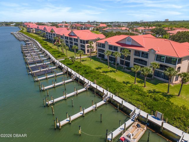 426 Bouchelle Dr Apt 301, New Smyrna Beach, FL 32169