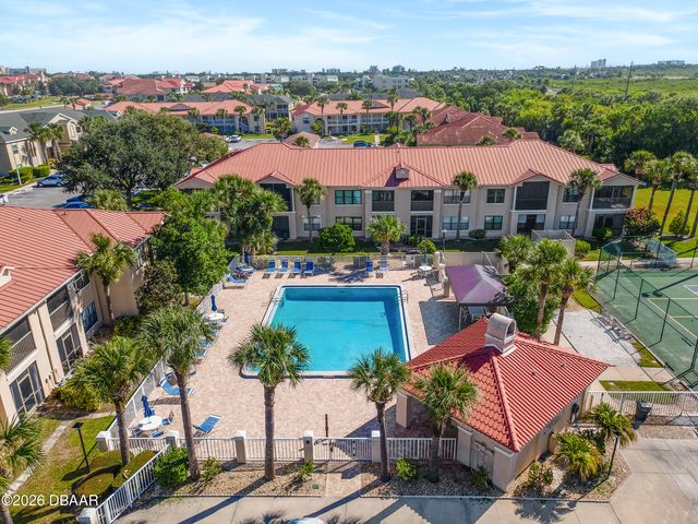 426 Bouchelle Dr Apt 301, New Smyrna Beach, FL 32169