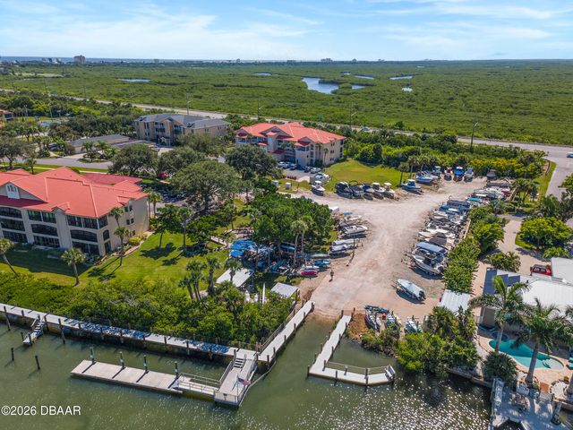 426 Bouchelle Dr Apt 301, New Smyrna Beach, FL 32169