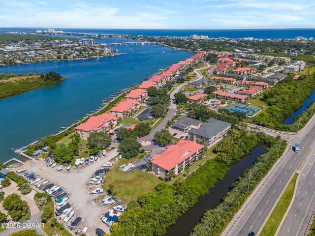 426 Bouchelle Dr Apt 301, New Smyrna Beach, FL 32169