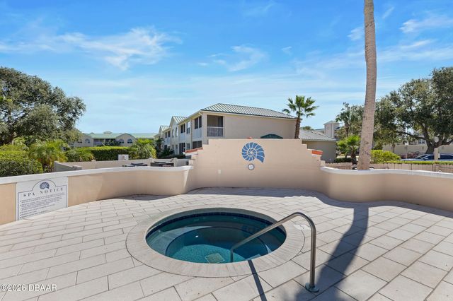 426 Bouchelle Dr Apt 301, New Smyrna Beach, FL 32169