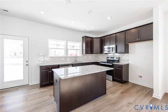 255 Whiteside Rd, Sandston, VA 23150