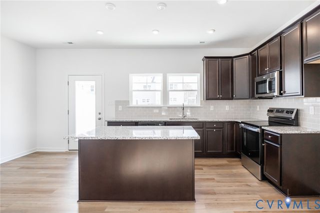 255 Whiteside Rd, Sandston, VA 23150