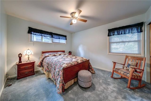 5916 W 78TH Street, Prairie Village, KS 66208