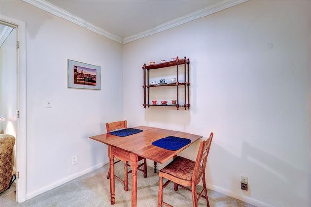 5916 W 78TH Street, Prairie Village, KS 66208