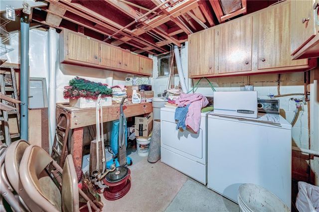 5916 W 78TH Street, Prairie Village, KS 66208
