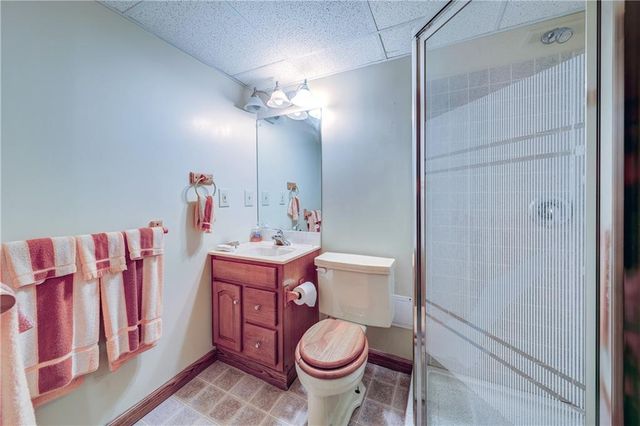 5916 W 78TH Street, Prairie Village, KS 66208