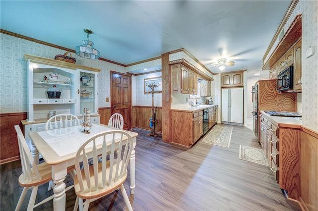 5916 W 78TH Street, Prairie Village, KS 66208