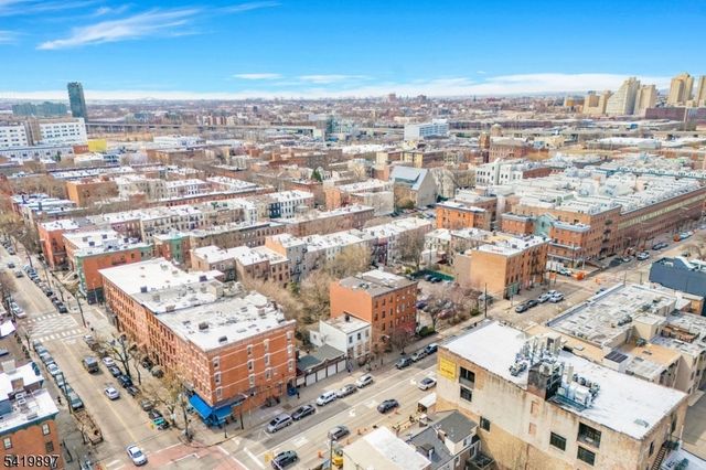 189 Christopher Columbus Dr 1, Jersey City, NJ 07302