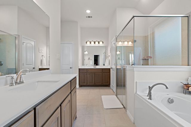 1052 Winecup Lane, Weatherford, TX 76085