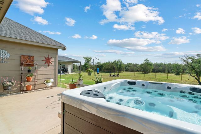1052 Winecup Lane, Weatherford, TX 76085