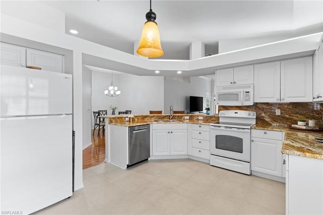 6808 Satinleaf RD S 204, Naples, FL 34109