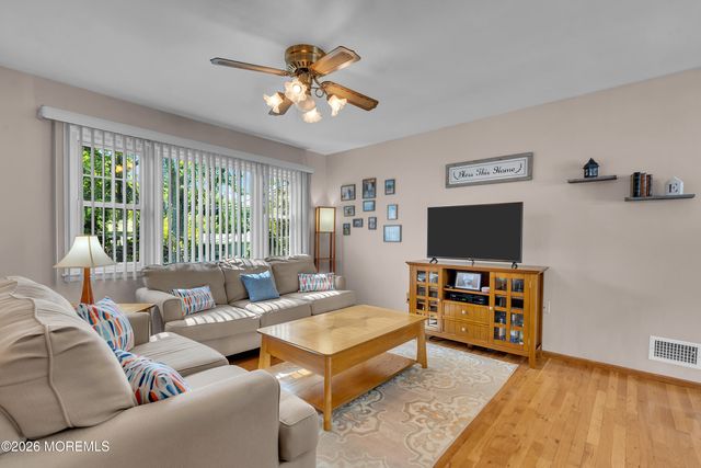 55 Dogwood Drive, Jackson, NJ 08527