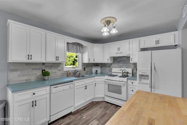 55 Dogwood Drive, Jackson, NJ 08527