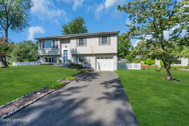 55 Dogwood Drive, Jackson, NJ 08527