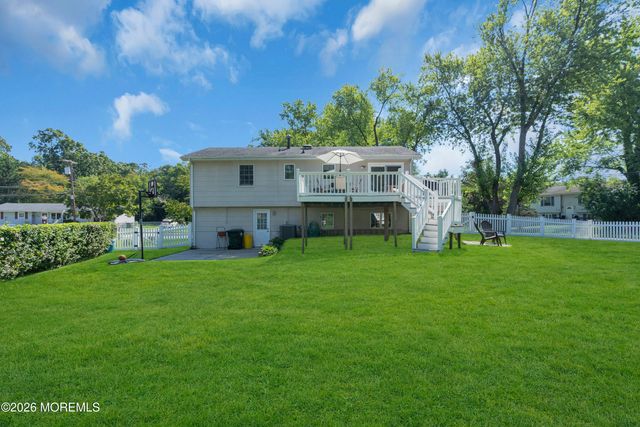 55 Dogwood Drive, Jackson, NJ 08527
